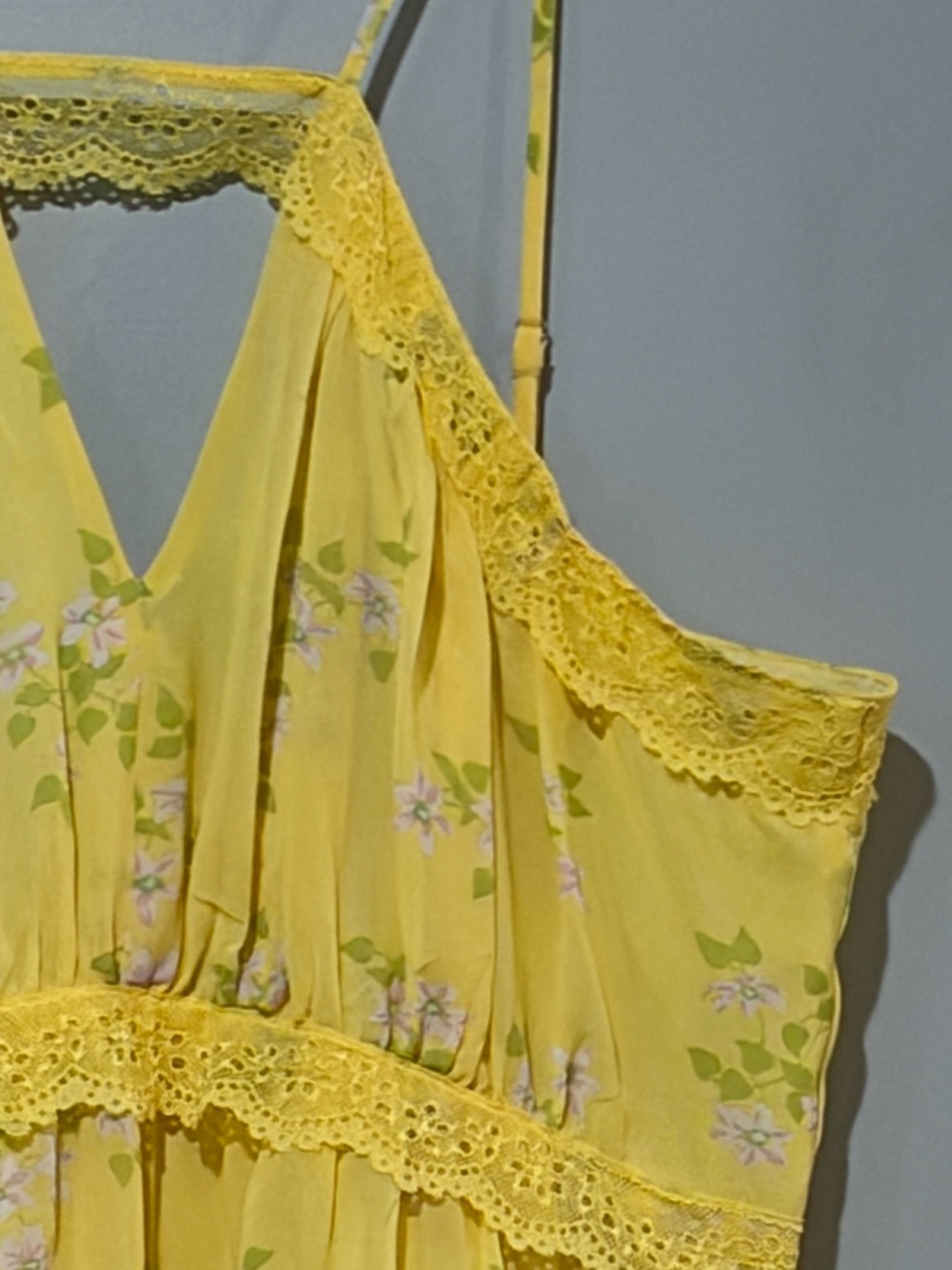 BCBG Mariposa Yellow Floral Lace Cut-Out Chiffon Maxi Dress 12 - Picture 4 of 13